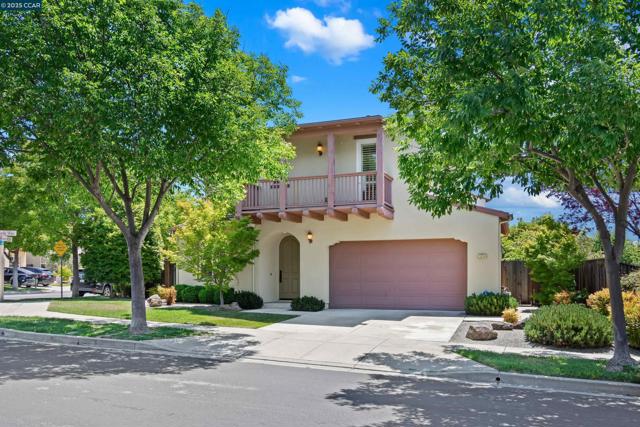 5214 Kenilworth Way, San Ramon CA: https://media.crmls.org/mediaz/4d5b01c6-1281-4f6f-aaa5-12dcc5eea9c8.jpg