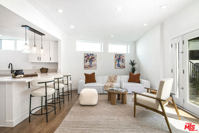 8155 Willow Glen Road, Los Angeles CA: https://media.crmls.org/mediaz/4d5b613e-9ce3-4363-a57d-aa863e2926e9.jpg