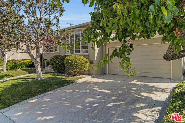 5248 Parkglen Avenue, Los Angeles CA: https://media.crmls.org/mediaz/4d5c15bf-aabd-4c16-a40b-e799ec5a5070.jpg
