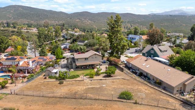25744 Caryn Ct., Ramona CA: https://media.crmls.org/mediaz/4d5c529c-fd31-487f-a605-76e14899dc16.jpg