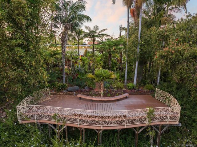 1010 Myrtle Way, San Diego CA: https://media.crmls.org/mediaz/4d5c7a78-c86a-45f0-80b8-c6f5c684117e.jpg