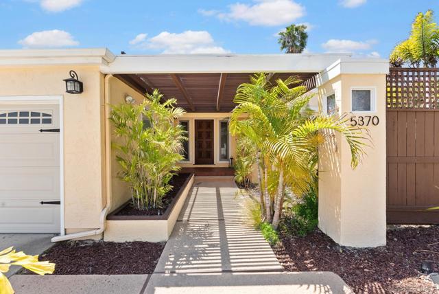 5370 Redding Rd, San Diego CA: https://media.crmls.org/mediaz/4d5ca636-f419-4c26-b03e-d9c1b42a6a1e.jpg