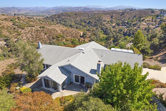 Detail Gallery Image 6 of 54 For 5221 Olive Hill Road, Fallbrook,  CA 92028 - 7 Beds | 4 Baths