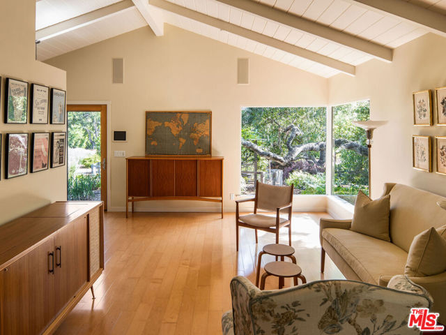 650 San Ysidro Road, Santa Barbara CA: https://media.crmls.org/mediaz/4d5d73ce-3ad3-47d2-81d5-74bfd16d4124.jpg