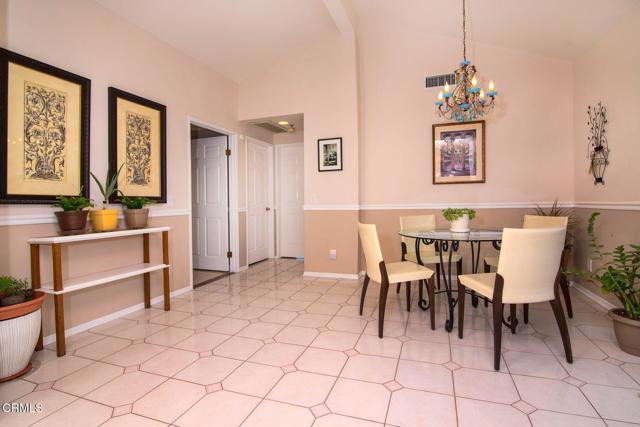 202 S Holliston Avenue, Pasadena CA: https://media.crmls.org/mediaz/4d5d9662-e1ff-4614-854d-4f62e234c3d3.jpg