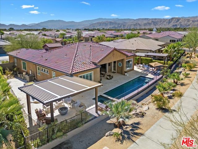 14 Merlot, Rancho Mirage CA: https://media.crmls.org/mediaz/4d5e3df5-8900-4a2e-a7cc-d5af24eb7d64.jpg