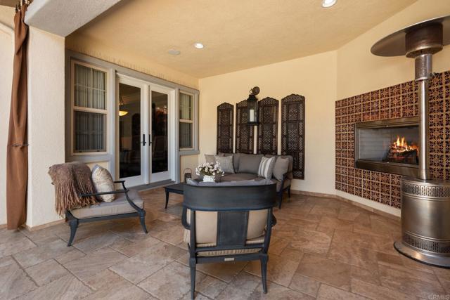 6937 CORTE LANGOSTA, Carlsbad CA: https://media.crmls.org/mediaz/4d5e7674-769a-4aae-9f39-b89a8f6f9426.jpg