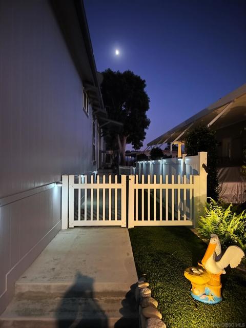 7313 Santa Barbara St, Carlsbad CA: https://media.crmls.org/mediaz/4d5ed5c6-ab8a-4b80-b99d-c4fc3e6111ae.jpg