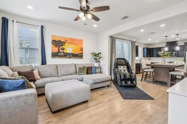 19307 Stonehenge Lane, Marina CA: https://media.crmls.org/mediaz/4d5f44fb-9e02-48a5-8d5c-47db0e03dff1.jpg