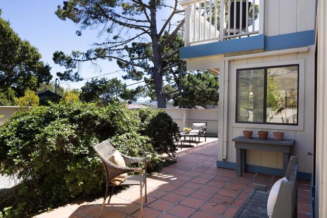 1220 Harrison Street, Monterey CA: https://media.crmls.org/mediaz/4d5f6836-48e9-47c2-9db8-a8bfb7dbbd5a.jpg