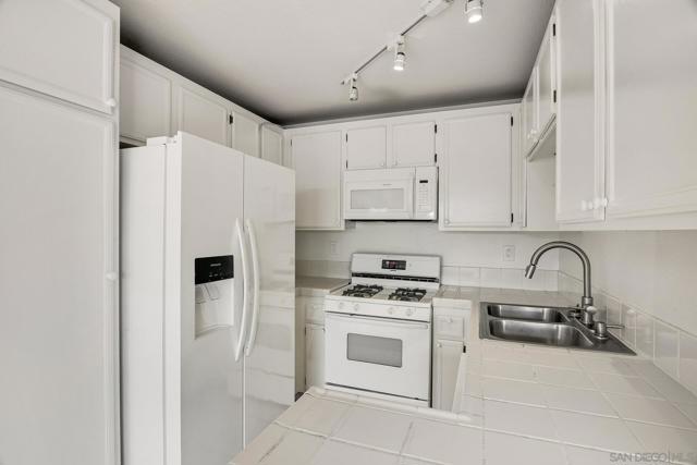 5233 Caminito Cachorro, San Diego CA: https://media.crmls.org/mediaz/4d5f7136-88a6-4f79-b563-1190c7b643b5.jpg