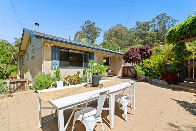 3407 Maplethorpe Lane, Soquel CA: https://media.crmls.org/mediaz/4d5f8322-929d-4fb0-863f-3ddd0fb79c00.jpg