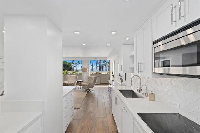1820 Avenida del Mundo, Coronado CA: https://media.crmls.org/mediaz/4d5fb219-26cc-4298-af0c-76a18b7f2c52.jpg