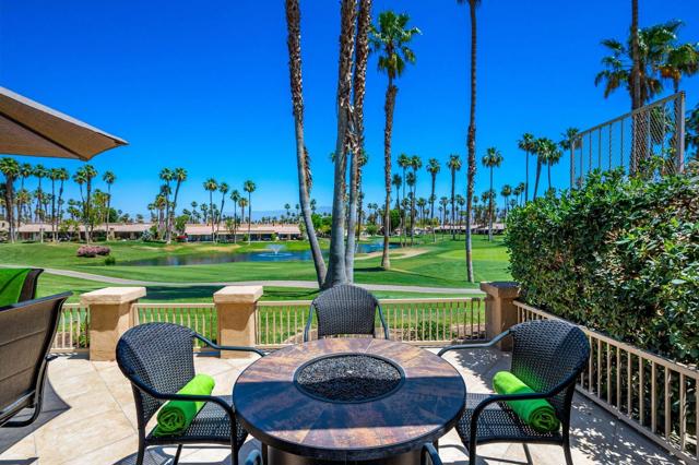 76756 Chrysanthemum Way, Palm Desert CA: https://media.crmls.org/mediaz/4d608ae3-47e3-42d0-8f84-ebc9bb5765bc.jpg