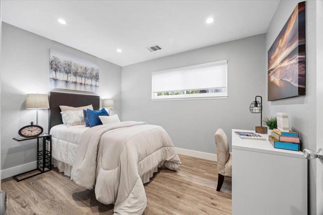 220 Lindbergh Street, San Mateo CA: https://media.crmls.org/mediaz/4d60a008-9a49-48c2-ade1-bd4150fbd0b0.jpg