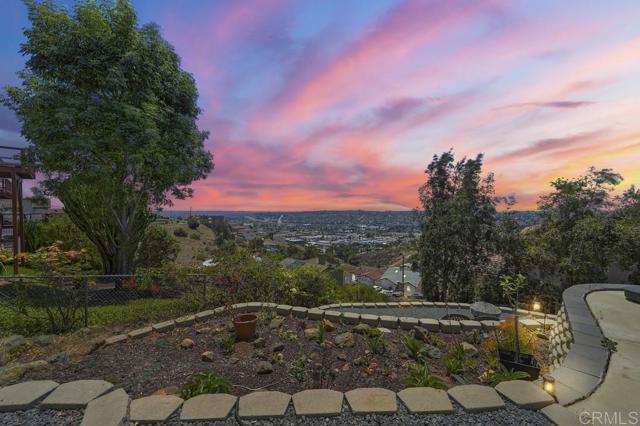 1656 Maria Avenue, Spring Valley CA: https://media.crmls.org/mediaz/4d60f435-1e65-40ea-a8be-a1f2be79549d.jpg