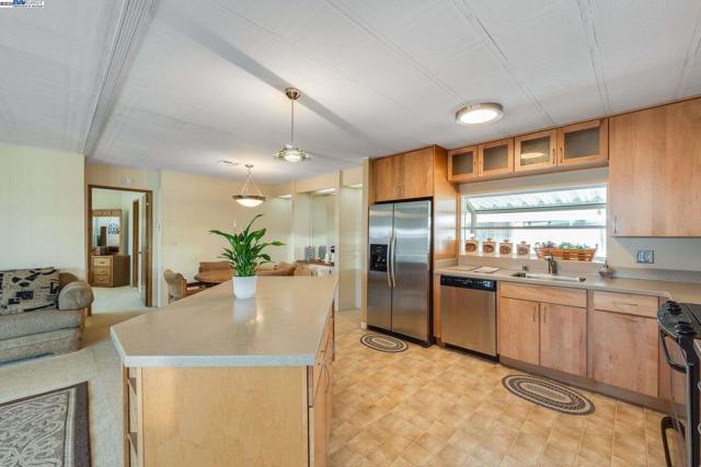 132 Jiminez, Hayward CA: https://media.crmls.org/mediaz/4d6150c0-e1ec-460c-afea-e0f953aa8056.jpg