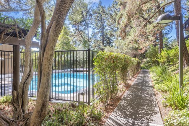 3334 Brittan Avenue, San Carlos CA: https://media.crmls.org/mediaz/4d619e1f-01c6-4447-b5e2-6ab12a459726.jpg