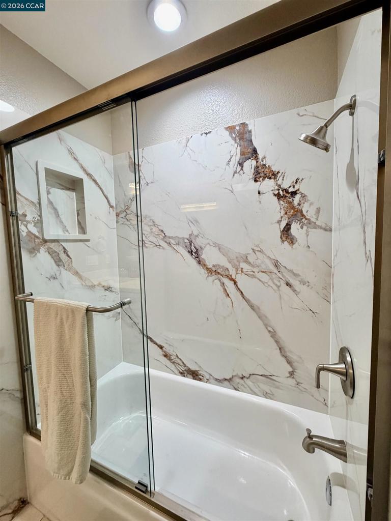 https://media.crmls.org/mediaz/4d61aa9d-bd16-4730-997b-0775663f1004.jpg?preset=X-Large