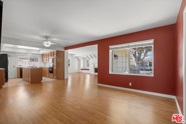11521 Davenport Road, Los Alamitos CA: https://media.crmls.org/mediaz/4d61de41-4170-4a1c-bbbd-b5bf7cc3b3de.jpg