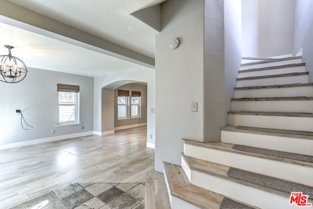 117 Navajo Lane, Topanga CA: https://media.crmls.org/mediaz/4d62228f-fa9e-4dfb-9857-b80733fc1e09.jpg