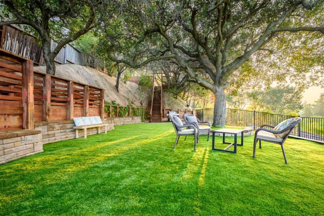 780 S El Monte Avenue, Los Altos CA: https://media.crmls.org/mediaz/4d629aa9-35b3-4bbd-9a52-e5d9629a67b3.jpg