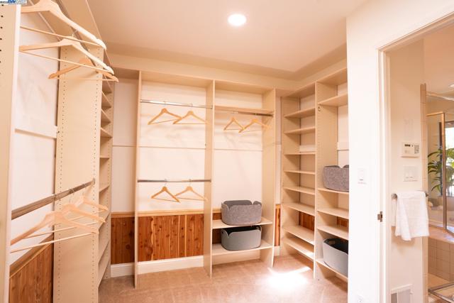 351 El Toyonal, Orinda CA: https://media.crmls.org/mediaz/4d62a8be-2710-4f27-9fd9-27d122e47708.jpg