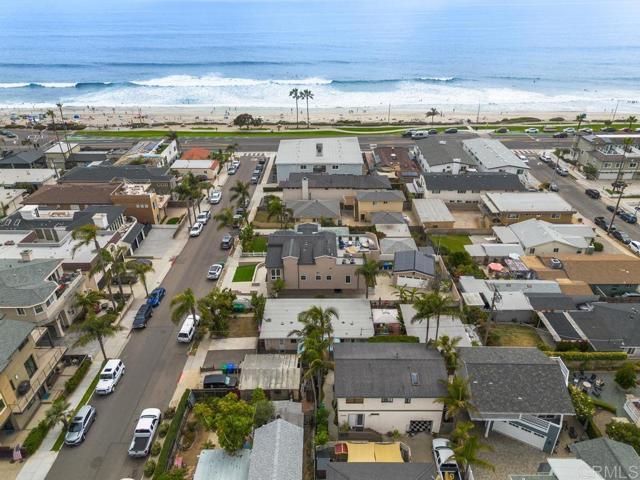 152 54 Redwood Avenue, Carlsbad CA: https://media.crmls.org/mediaz/4d62f732-d3b4-4cf7-9a08-32df38ef251f.jpg