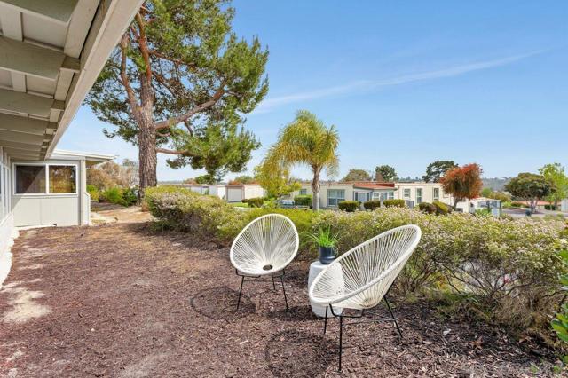 3630 Vista Campana S 6, Oceanside CA: https://media.crmls.org/mediaz/4d630fa1-16d7-4cf1-83e0-9677a53f9955.jpg