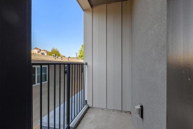 1433 Floribunda Avenue, Burlingame CA: https://media.crmls.org/mediaz/4d631e03-05dd-463e-96df-a0474f309cca.jpg