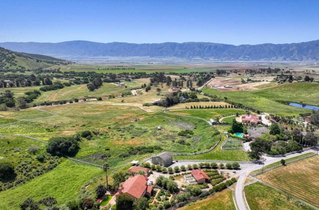 29225 Chualar Canyon Road, Chualar CA: https://media.crmls.org/mediaz/4d638712-1831-4cfe-916b-748141d5b871.jpg