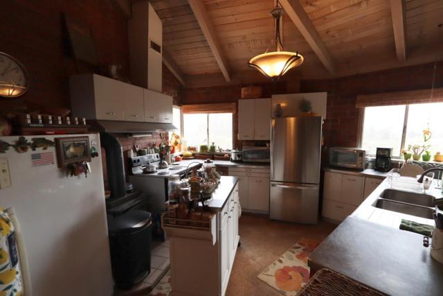 211 Smith Road, Watsonville CA: https://media.crmls.org/mediaz/4d63d183-1728-4c2c-8e67-d1c6f0cba21e.jpg