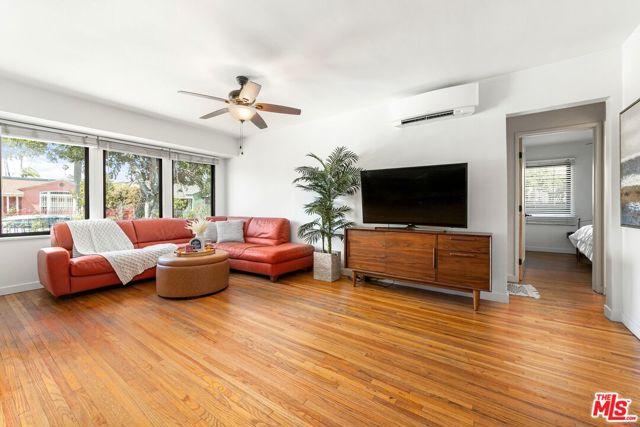 2342 S Garth Avenue, Los Angeles CA: https://media.crmls.org/mediaz/4d641a12-9186-4a58-bc89-91c231785bde.jpg