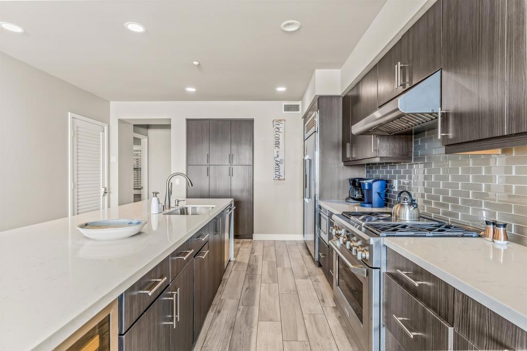 700 The Strand - photo 9