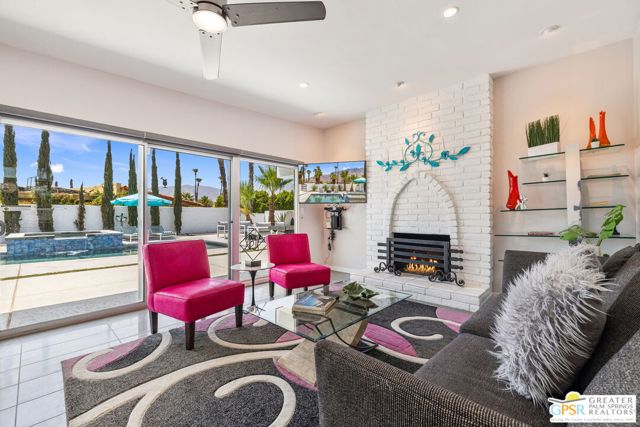 3351 E Paseo Barbara, Palm Springs CA: https://media.crmls.org/mediaz/4d64fbdf-c9ba-4412-afcf-54ccdaa68765.jpg