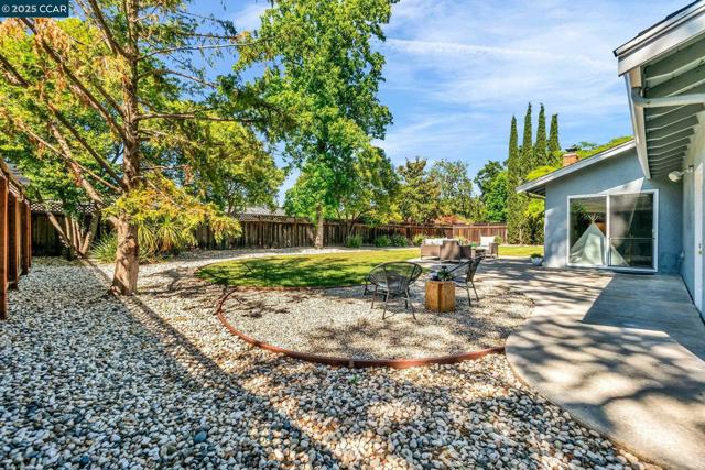 57 Jemco Ct, Pleasant Hill CA: https://media.crmls.org/mediaz/4d64fc9e-04c8-4267-bb3f-60e529e66ea4.jpg