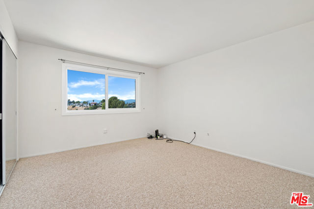 21727 Ulmus Drive, Woodland Hills CA: https://media.crmls.org/mediaz/4d6500c4-6ea1-4314-9115-5f7c3a8a4cb8.jpg