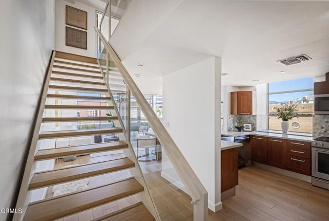 Detail Gallery Image 11 of 24 For 35 N Raymond Ave #412,  Pasadena,  CA 91103 - 2 Beds | 2/1 Baths