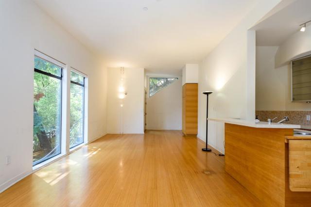 3527 Oak Knoll Drive, Redwood City CA: https://media.crmls.org/mediaz/4d65a5f8-5140-4662-94aa-bbf57c79dfb7.jpg