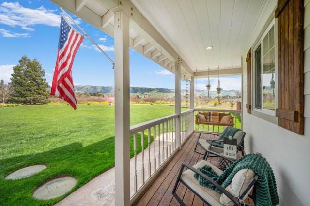 2760 Leavesley Road, Gilroy CA: https://media.crmls.org/mediaz/4d665190-91fe-4b80-8688-4e8640cb6a6d.jpg
