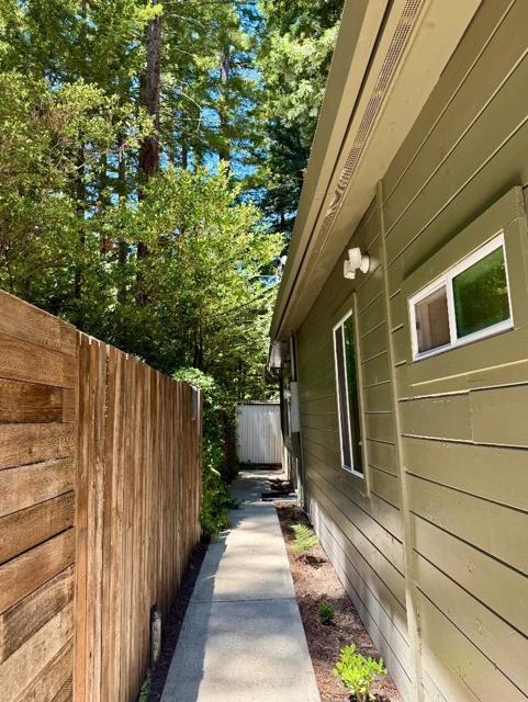 144 Monaco Lane, Boulder Creek CA: https://media.crmls.org/mediaz/4d667a8b-2b6b-40f3-85d7-527f1f514bd1.jpg