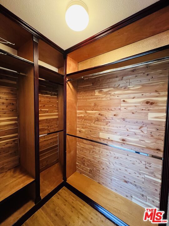 1414 N Kemmett Court, Los Angeles CA: https://media.crmls.org/mediaz/4d673014-4357-4902-8fc8-b05a72f9941a.jpg