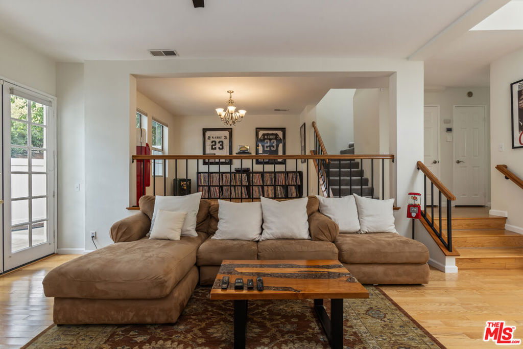 MLS #26865347 image #2