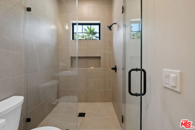 5036 Woodley Avenue, Encino CA: https://media.crmls.org/mediaz/4d6773aa-3bde-4574-ac7d-f9b8b741c430.jpg