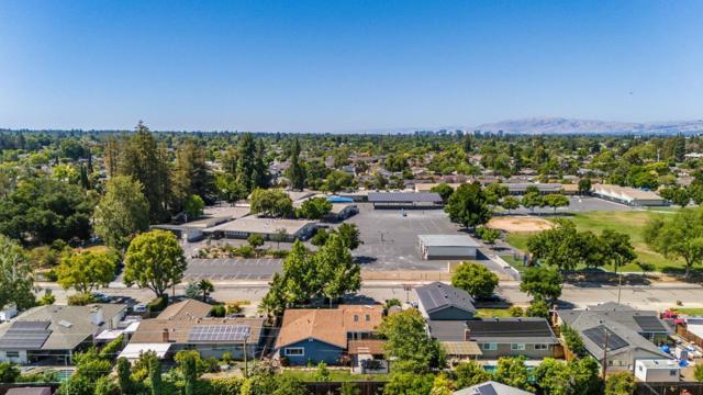 1274 Rodney Drive, San Jose CA: https://media.crmls.org/mediaz/4d67e070-da19-4bbc-b388-4ec747556eb1.jpg