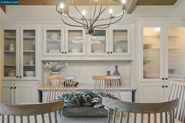 554 Golf Club Road, Pleasant Hill CA: https://media.crmls.org/mediaz/4d67ee6f-b37b-4e5d-8b72-213ad50e035e.jpg