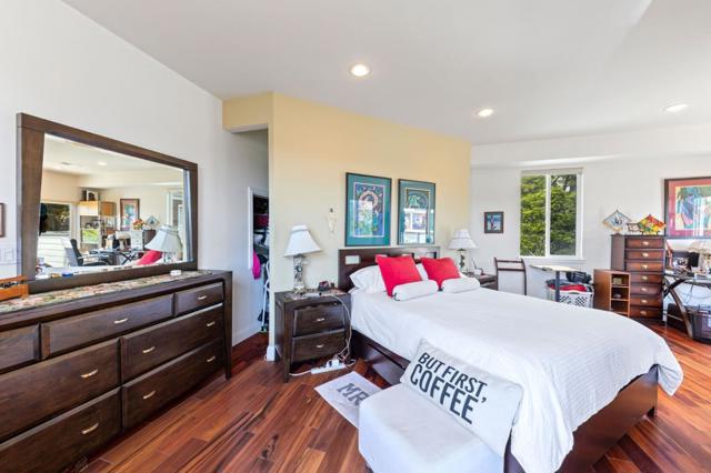 440442 29th Street, San Francisco CA: https://media.crmls.org/mediaz/4d6950a0-2060-4639-b804-01c2eace1058.jpg