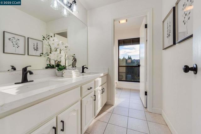 36 Candlewood Place, Walnut Creek CA: https://media.crmls.org/mediaz/4d6a1d0d-0caf-457f-9e97-15bae2592223.jpg