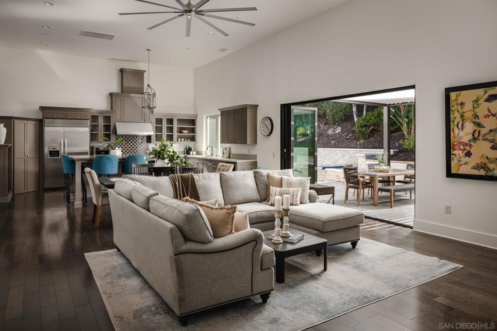 18375 Bernardo Trails Ct - photo 6