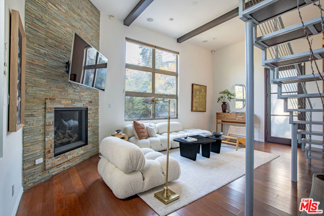 2465 N Gower Street, Los Angeles CA: https://media.crmls.org/mediaz/4d6ac539-2865-403c-83fd-c50256263c11.jpg